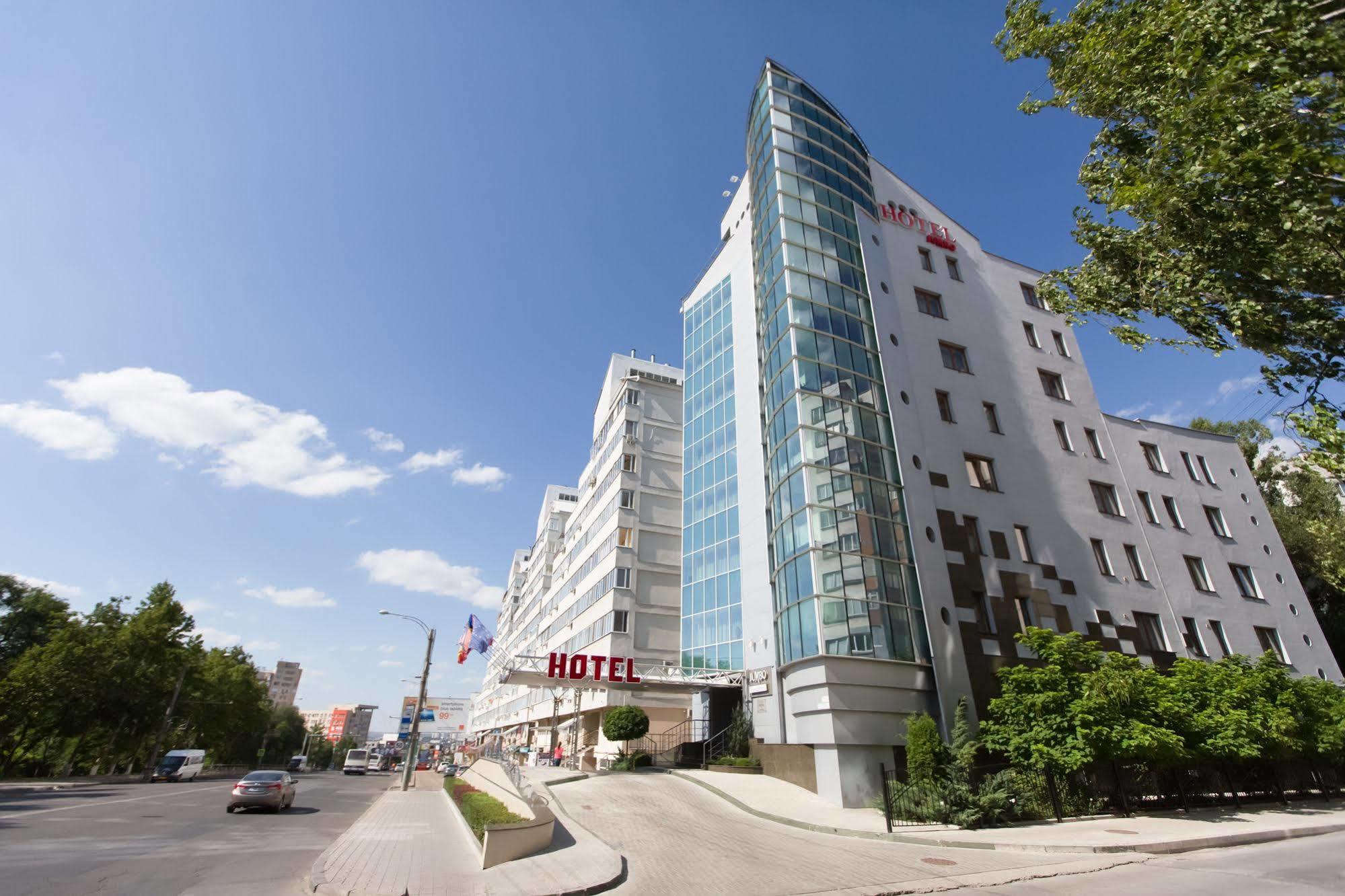 Jumbo Hotel Chisinau Exterior photo