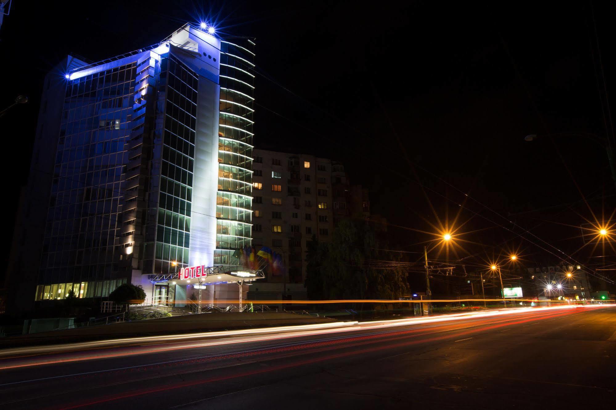 Jumbo Hotel Chisinau Exterior photo